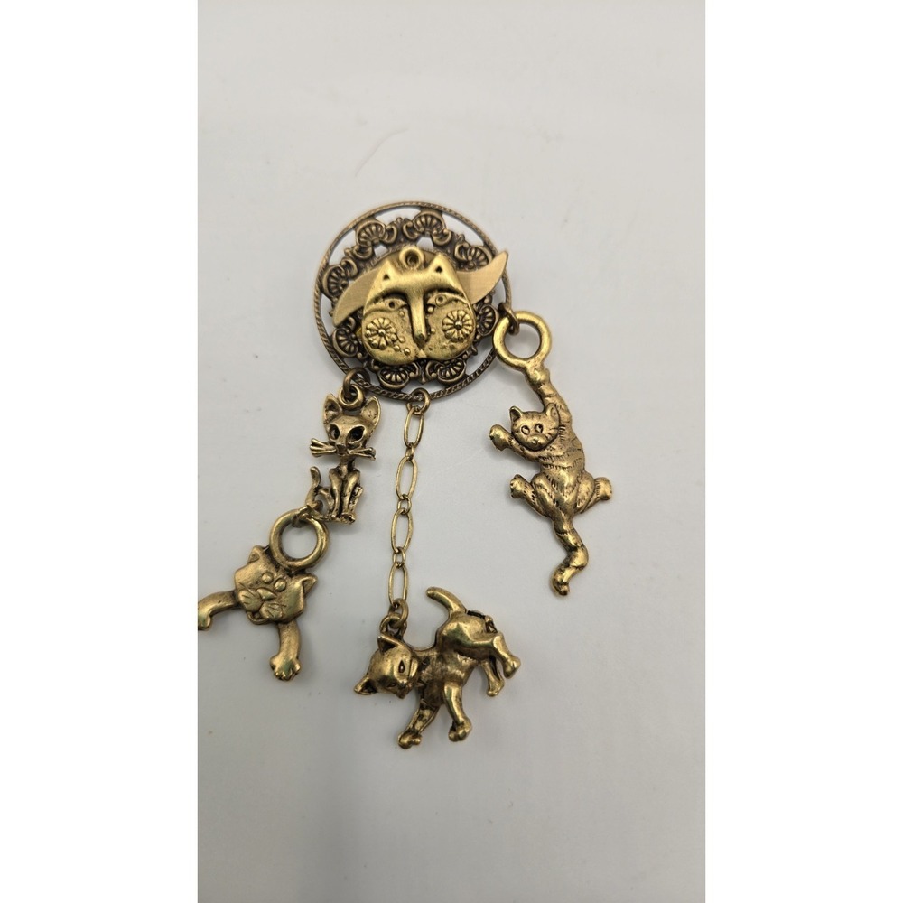 Vintage Gold Tone Cat Charm Brooch Circle Medallion Dangle Kittens Sweet Unique